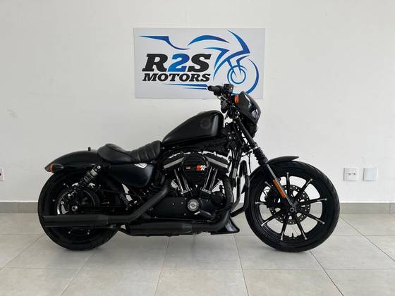 HARLEY-DAVIDSON SPORTSTER IRON 883 